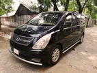 Hyundai H1 2010