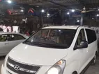 Hyundai H1 Microbus 2012