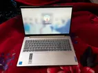 IdeaPad 3 15ITL6 Laptop core i3 8GB 256 SSD windows 10 pro/ Intel UHD