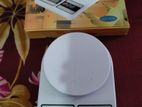 ইলেকট্রনিক কিচেন স্কেল। দাড়ি / মিটার