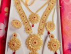 jewellery set with tikli and earrings