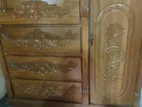 কাঠের ওয়ারড্রব