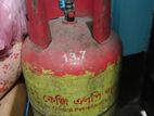খালি সিলিন্ডার বোতল বিক্রি করা হবে।