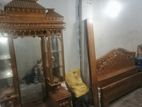 খাট ও ডেসিন টেবিল