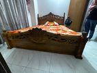 King size bed(6*7 feet)