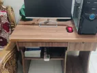 কম্পিউটার টেবিলটি বিক্রি হবে