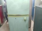 লাগলে যোগাযোগ করুন রানিং16 Cft Singer ফিরিজ বিক্রি করা হবে