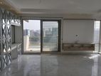 Lake side 3100 sft 3 bed nice apartment for rent