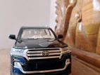 Land cruiser v8 metal diecast model toy