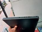 Laptop Dell.. Ram: 8 GB.. SSD: 256 Disply touch kaj kore.