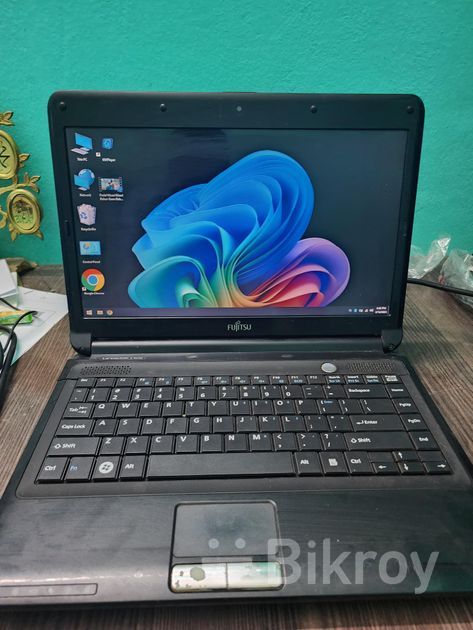 Laptop core i 3 for Sale in Tilagor | Bikroy