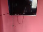 LED 32 TV singer