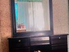 Lekar dressing table