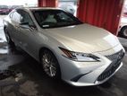 Lexus ES 300 Version L BAIGE 2019