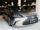 Lexus ES 300H READY SHOWROOM 2020