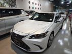 Lexus ES 300H READY SHOWROOM 2020