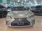 Lexus ES -300H-VERSION-(L) 2020