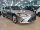 Lexus ES 300h Version L READY 2020