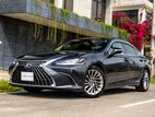 Lexus ES 300h(Post Face-lift) 2021