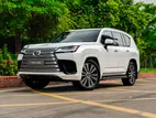 Lexus LX 600 -3.5L Twin-turbo v6 2023