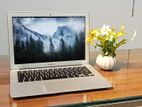 MACBOOK Air 2017 /Intel Core i5 /13.3" inch Display /Ram 8 GB /Ssd 256