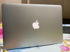 MacBook Air i5