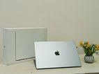 Macbook air m3 15.3" 512/16 brand new conditions 43 circle only