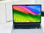 Macbook air m4 256/16 brand new conditions full box