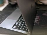 MacBook Air (Retina, 13-inch, 2020)