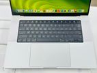 MacBook m3 max full fresh with internet warranty