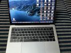 Macbook Pro 13inch core-i7 16/512