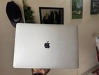 Macbook pro 2017 (15.4 inch)