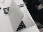 Macbook Pro 2017 8/256