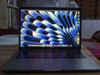 MacBook pro 2017model i7 ram 16 gb SSD 500