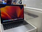 MacBook pro 2019 8/128gb full boxed