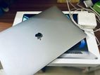 MacBook pro 2019 i7 16/512