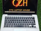 MacBook Pro Cor i5 laptop