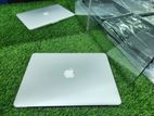 Macbook pro core i7 ( 16GB RAM & 1TB SSD )