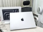 MacBook pro m3 max international warranty available