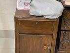 মেহেগুনি কাঠের বেডসাইড টেবিল