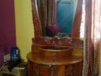 মেহগনি কাঠের ড্রেসিং টেবিল