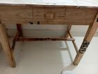 Mehogoni wooden table