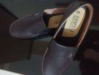 mens maroon loafers.