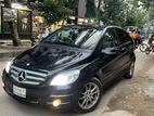 Mercedes-Benz B160 (Top Trim) 2011