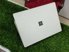 Microsoft Surface Intel core i5 8th gen. Ram 8 gb. SSD 256