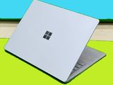 Microsoft surface laptop 2(Touch)i5-8GB Ram , SSD256GB