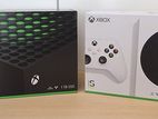 Microsoft Xbox series S & X console intact box with warranty