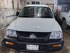 Mitsubishi l200 2005