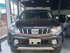 Mitsubishi l200 2017