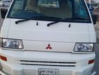 Mitsubishi l300 . 2010